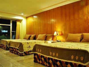 Laoag Renzo Hotel ภายนอก รูปภาพ