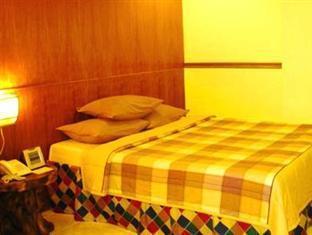 Laoag Renzo Hotel ภายนอก รูปภาพ